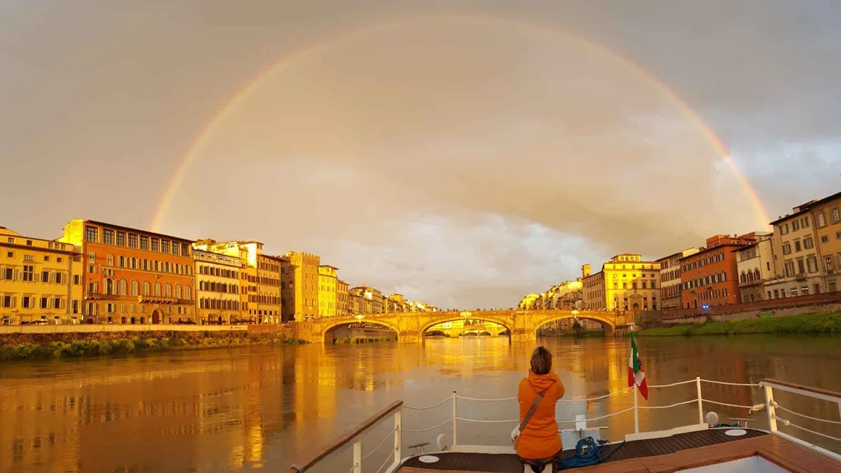 Tuscan aperitivo served on an Arno River cruise boat in Florence
