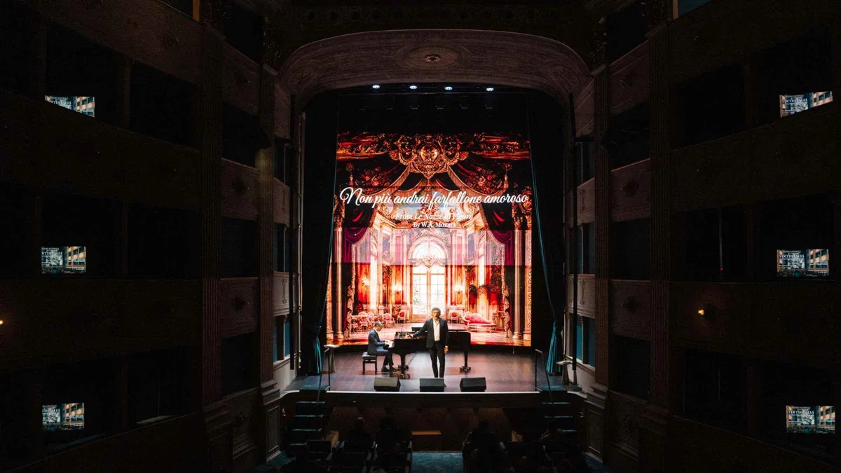 LED wall projections behind opera soloists at Teatro Nazionale Firenze opera concert